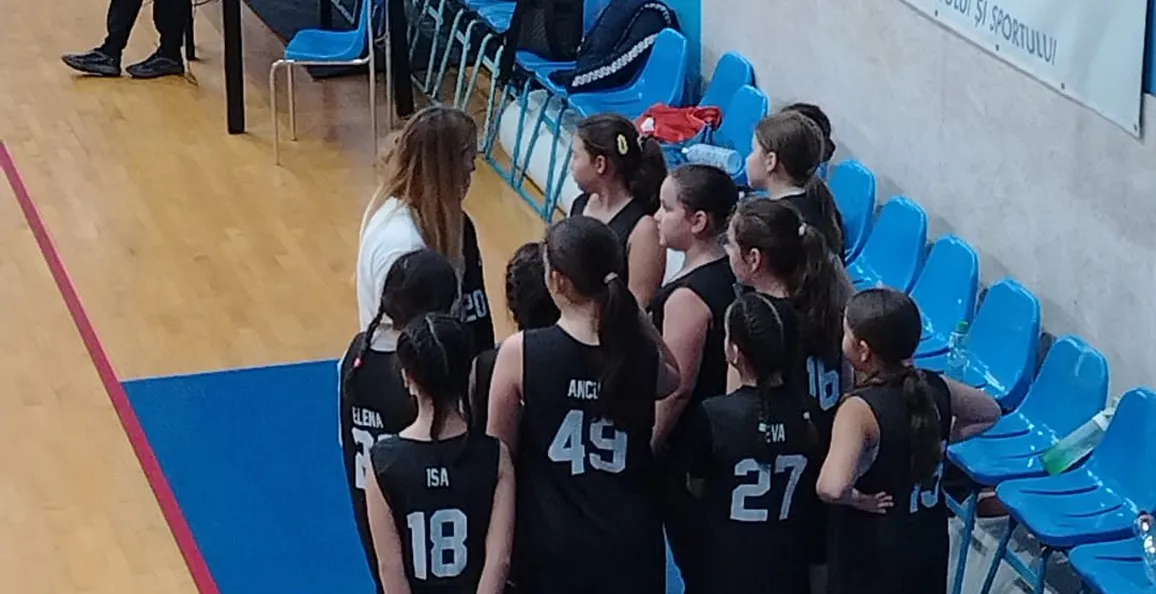 Moment din activitățile echipei